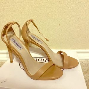 Steve Madden heel